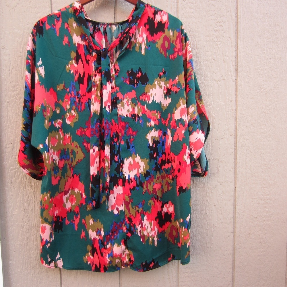 SHEIN Curve Women's  3XL‎ Allover Print Batwing Mock-Neck Blouse Multicolor